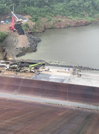 Rock Bag Filter Units stabilising large dam wall and spillway, eco-friendly scour protection for bridges, offshore wind farms, pipelines, dams and coastal infrastructure, flexible gabion